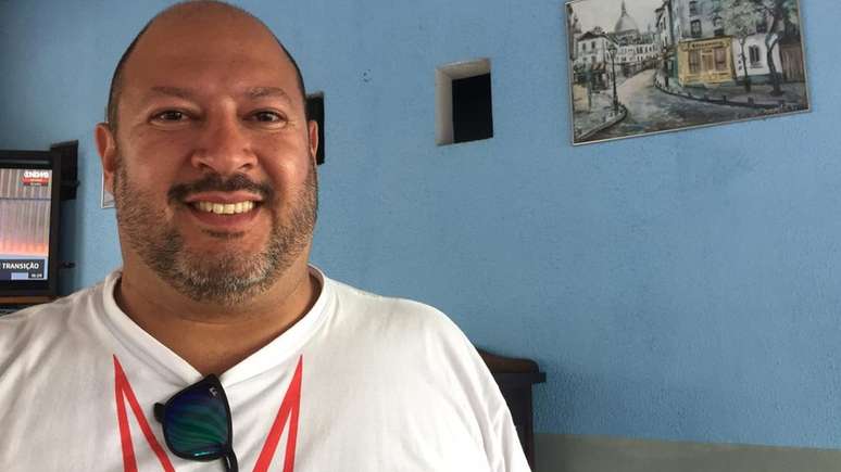 Clayton Diogenes da Silva, 43, e seu pai Antonio Carlos trabalharam por d&eacute;cadas na Ford em S&atilde;o Bernardo do Campo