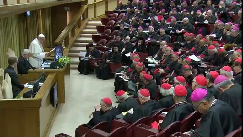 No Vaticano, Papa Francisco discursa na maior cúpula da história da Igreja Católica sobre abusos sexuais, reunindo 190 religiosos, incluindo 114 representantes das conferências episcopais do mundo todo, como a brasileira CNBB