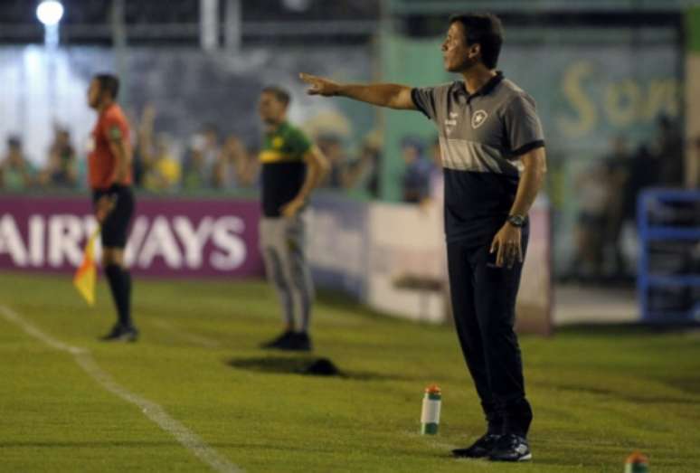 Zé Ricardo durante a partida desta quarta-feira (JAVIER GONZALEZ TOLEDO / AFP)