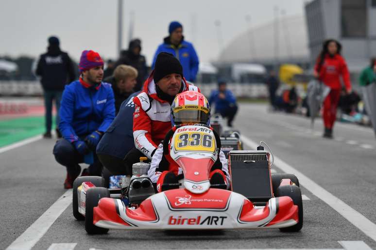 Kart: Vencedor da etapa passada, Rafael Câmara luta para manter liderança do WSK na Itália