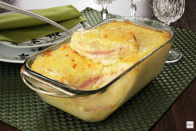 Torta de batata com presunto e queijo