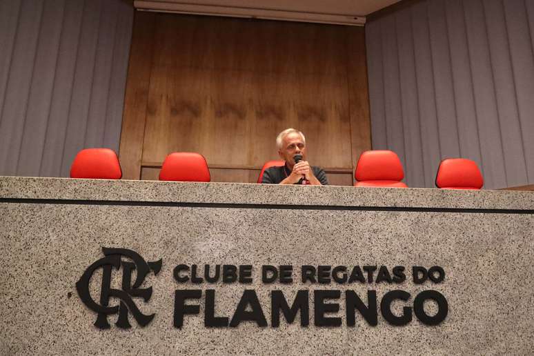 CEO do Flamengo, Reinaldo Belotti, em entrevista após o incêndio