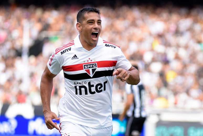 Diego Souza está na mira do Sport (Foto: Thiago Ribeiro/AGIF /Lancepress!)