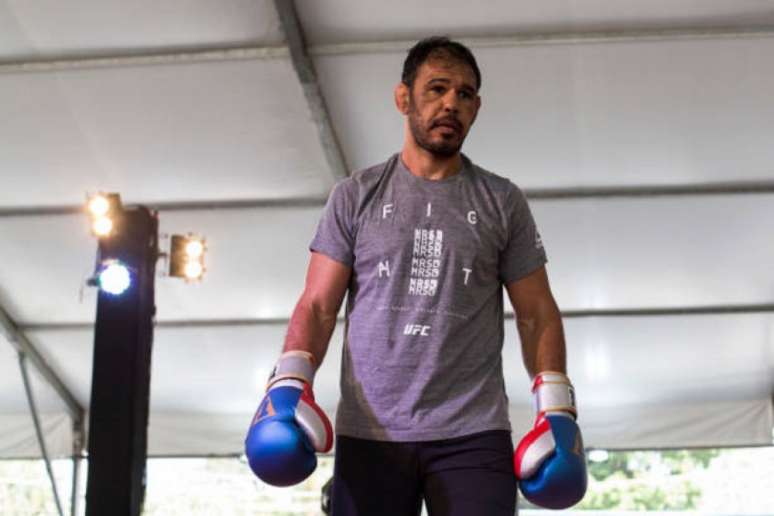 Rogério Minotouro será uma das atrações do UFC 237, que será realizado em maio, no Brasil (Foto: Getty Images)