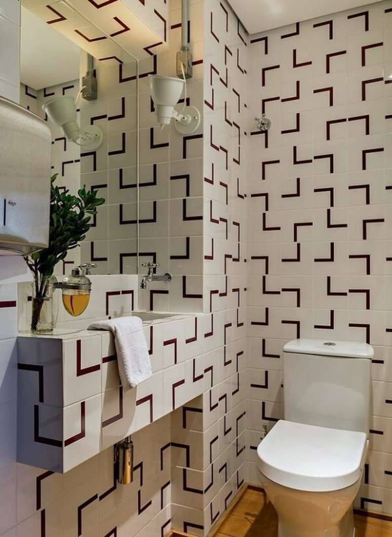 8- Como decorar banheiro pequeno depende da otimização do espaço, a pia foi “esculpida” na parede. Fonte: Pinterest