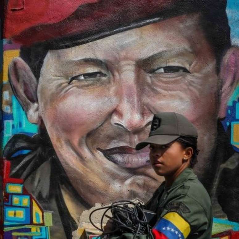 Hugo Chávez chegou a posto de tenente-coronel, mas era conhecido como 'comandante'