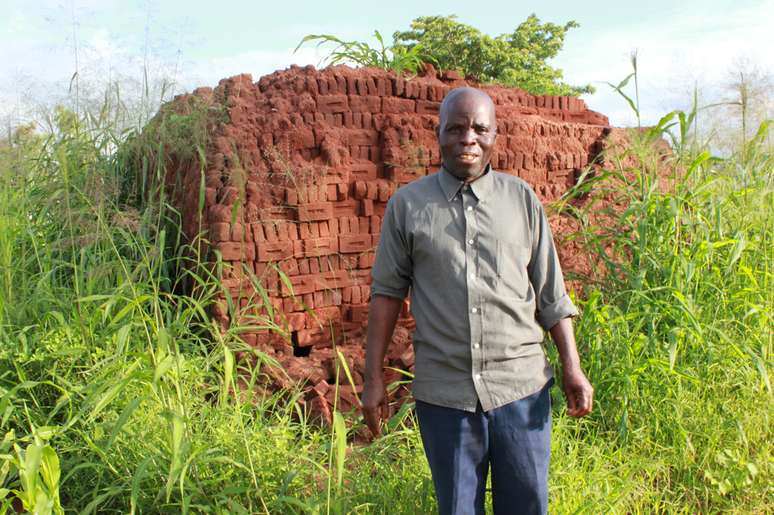 Seu próximo projeto é construir uma casa de tijolos para a mãe