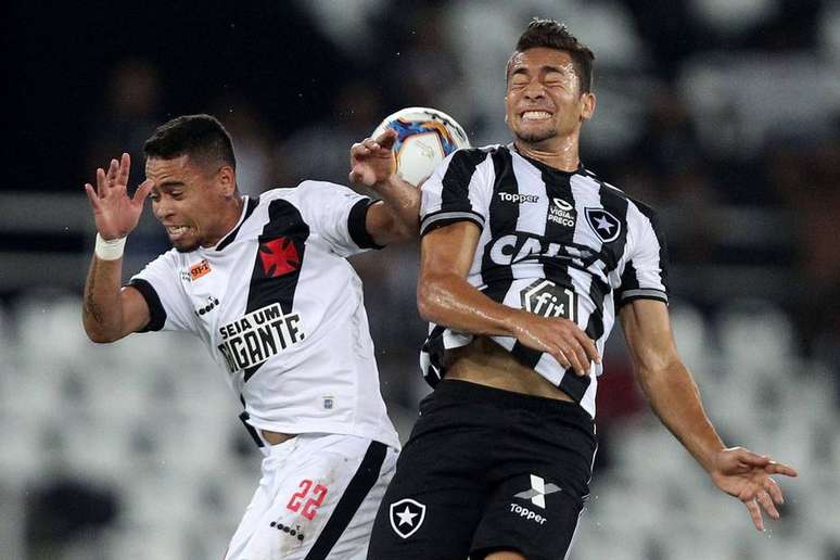 Em clássico quente, Botafogo e Vasco ficam no 1 a 1 pela Taça Rio.