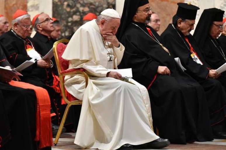 Papa Francisco participa de rito de penitência por causa de escândalos de pedofilia