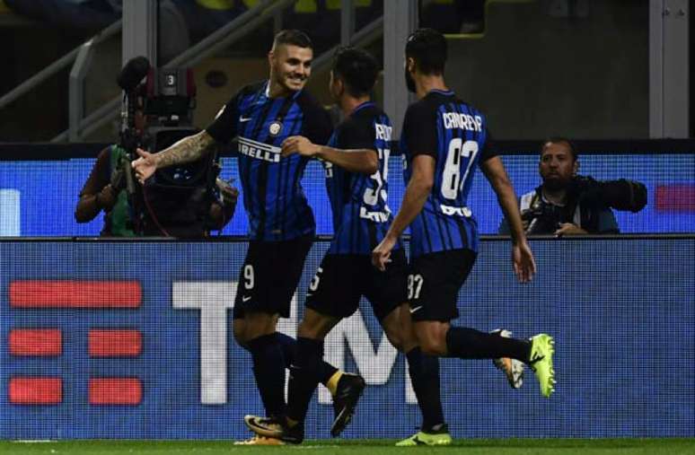 Treinador da Inter comentou a ausência de Icardi no time (Foto: Miguel Medina / AFP)