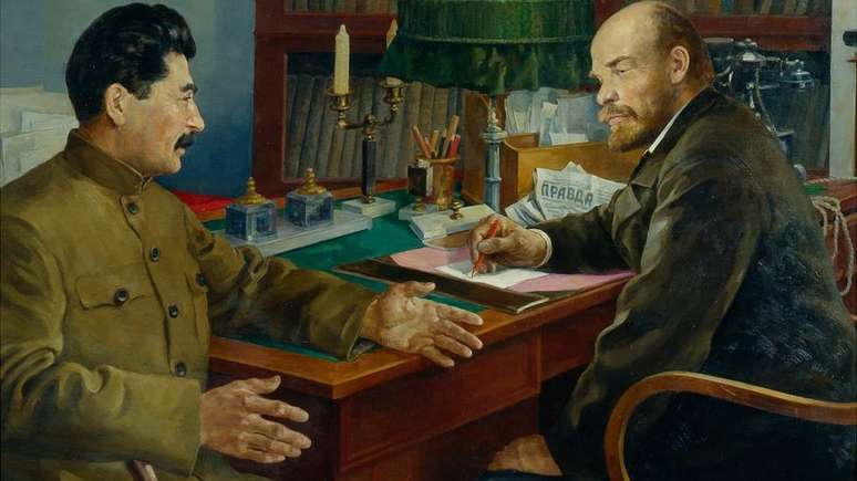 A passagem do poder das mãos de Lenin para as de Stalin não favoreceu Vavílov ou aqueles que, como ele, acreditavam na genética