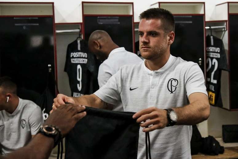 Ramiro antes de partida contra o Botafogo: meia foi titular do Timão (Foto: Rodrigo Gazzanel/Agência Corinthians)