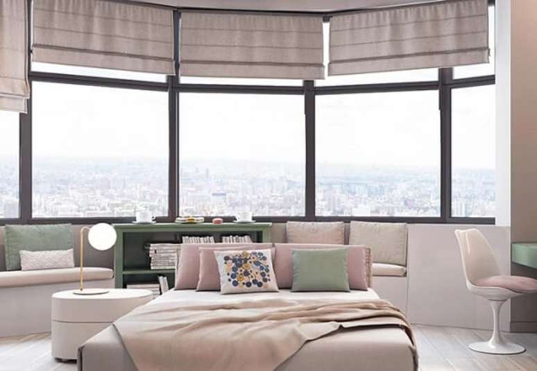 60- As persianas para quarto podem ser instaladas em larguras reduzidas para possibilitar cobrir áreas circulares. Fonte: Pinterest
