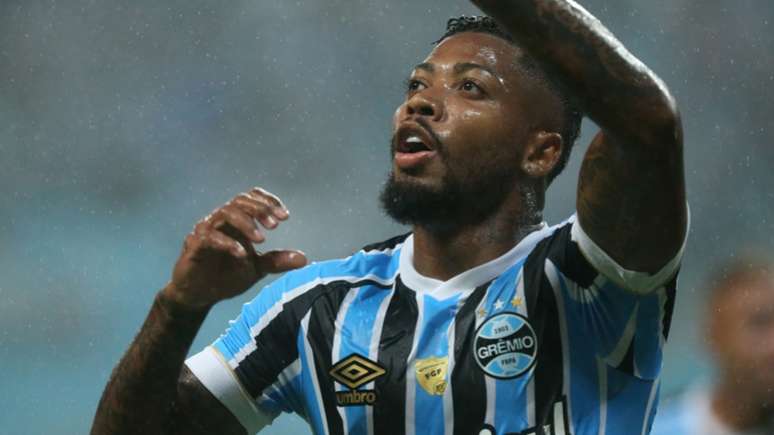 Marinho foi o destaque do Grêmio em mais uma vitória do time no Gauchão (Foto: Raul Pereira/Fotoarena)