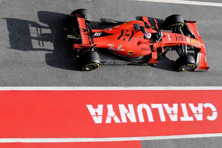 Charles Leclerc espera compensar o tempo perdido depois dos problemas da Ferrari na terça-feira