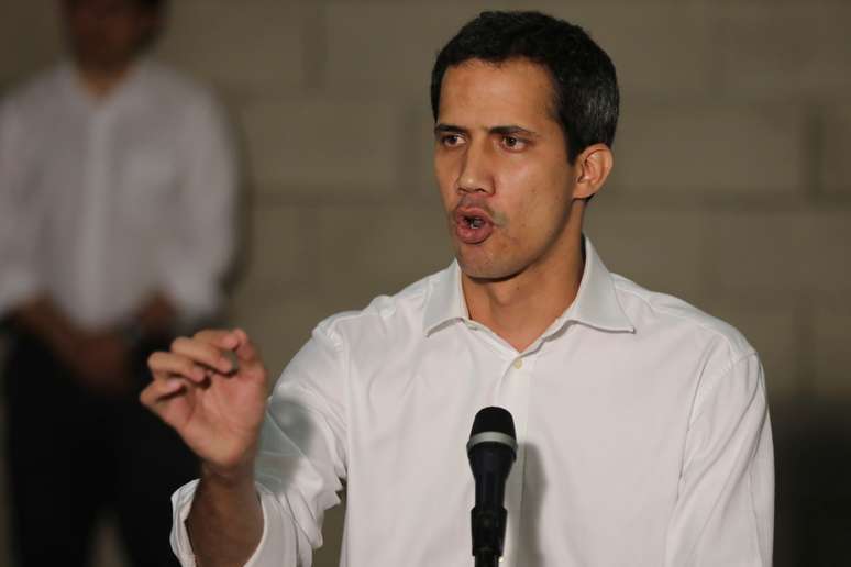 O l&iacute;der da oposi&ccedil;&atilde;o venezuelana, Juan Guaid&oacute;, fala &agrave; imprensa em Cucuta, na Col&ocirc;mbia
23/02/2019
REUTERS/Luisa Gonzalez     