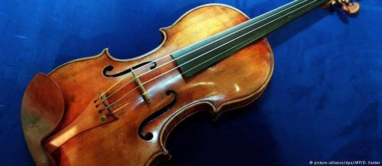 Fabricado em 1700, violino feito por Antonio Stradivari foi estimado em 1,5 milhões de dólares