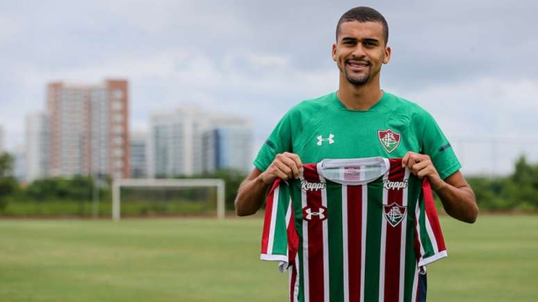 Léo Santos chegou ao Fluminense (Foto: Lucas Merçon/FFC)