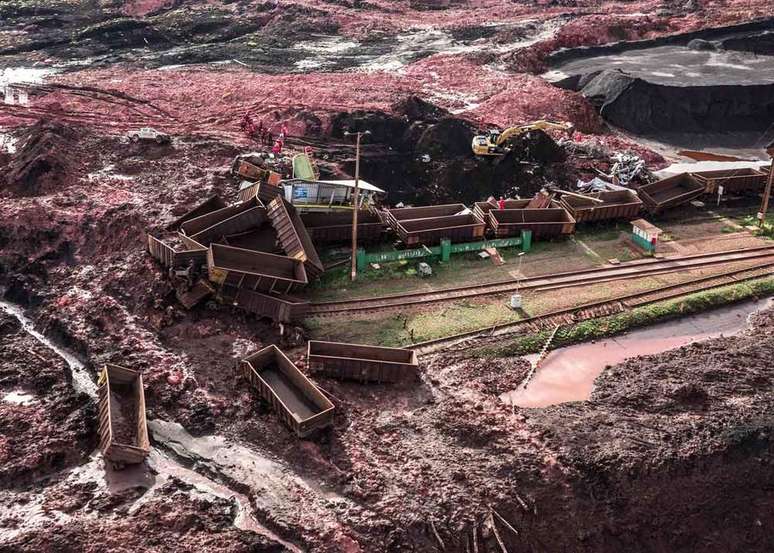 Cen&aacute;rio de destrui&ccedil;&atilde;o na regi&atilde;o &eacute; impressionante