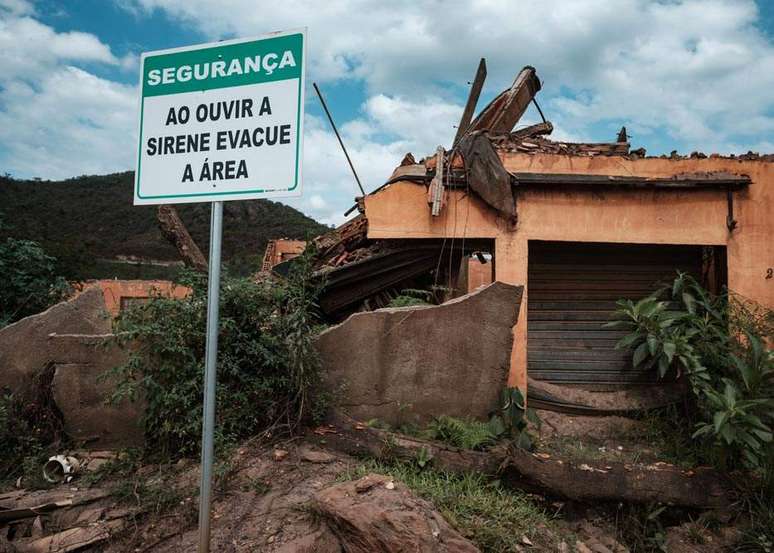 Distrito de Bento Rodrigues, em Mariana, foi varrido pela lama da mineração