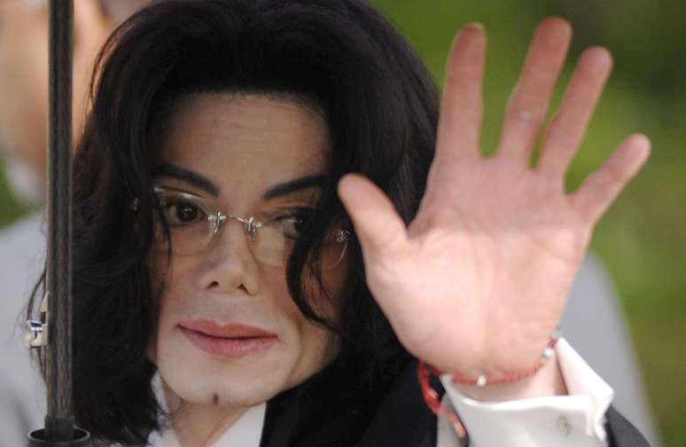 O artista Michael Jackson em Santa Maria, Califórnia
13/05/2005
REUTERS/Phil Klein 