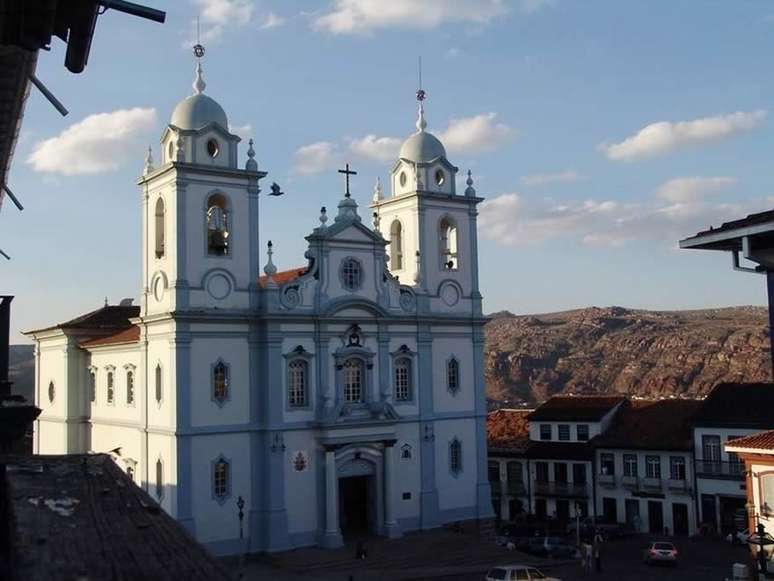 Catedral de Santo Ant&ocirc;nio, em Diamantina, Minas Gerais, onde Maria foi batizada; apesar de frequentar a igreja, Maria diz que era 'uma menina travessa'