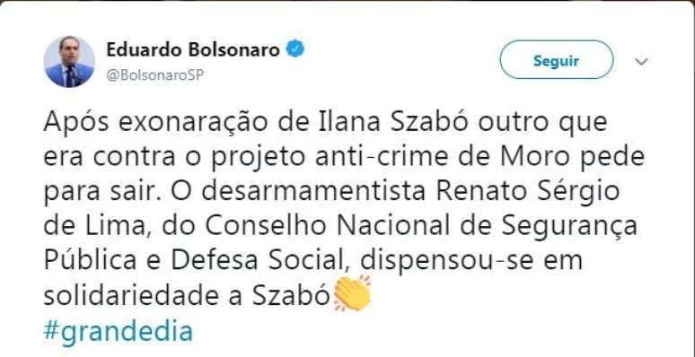 Para Vera Lucia Chaia, o episódio também revela que os filhos de Bolsonaro continuam atuantes no governo, inclusive por meio das redes sociais.