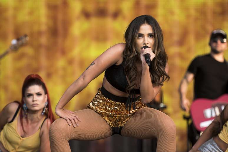 Dentre várias canções famosas, Anitta foi um hit do Carnaval de 2017 com a música "Vai Malandra". 