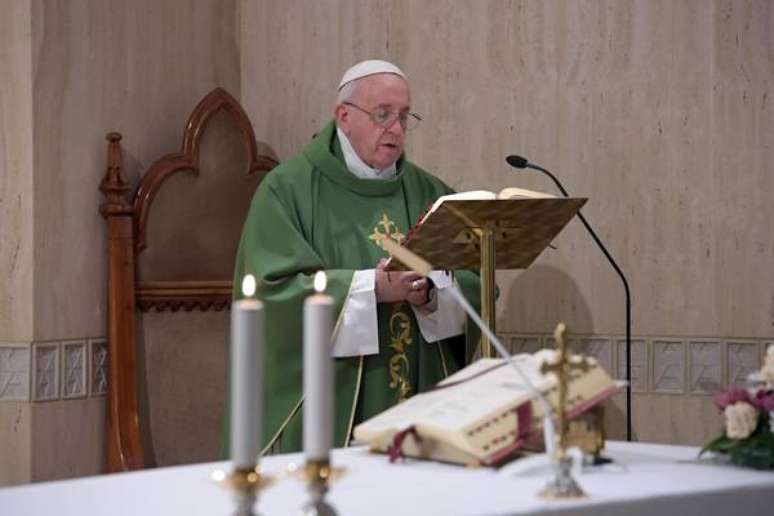 Papa diz que políticos sem sabedoria prejudicam a sociedade