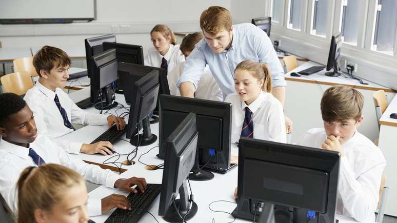 Escolas ter&atilde;o de apoiar estudantes que chegam de diferentes partes do mundo com o aumento da imigra&ccedil;&atilde;o