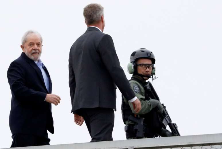 Esta foi a segunda vez que Lula deixou a superintend&ecirc;ncia da Pol&iacute;cia Federal desde que chegou ao local, em 7 de abril de 2018. A primeira foi em novembro, quando saiu para prestar depoimento &agrave; ju&iacute;za Gabriela Hardt, substituta de Sergio Moro na Vara de Curitiba