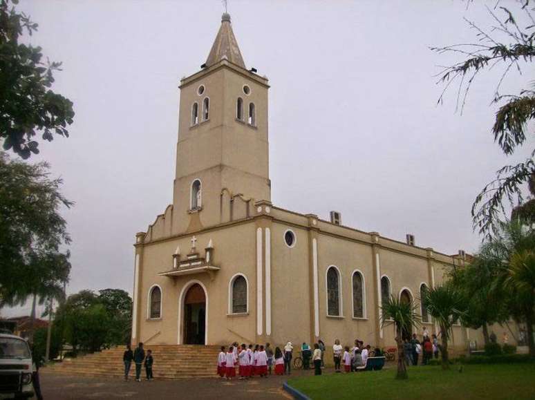 Os crimes teriam acontecido na paróquia da Igreja de São Pedro, onde o padre Cláudio atuava, em Presidente Epitácio.