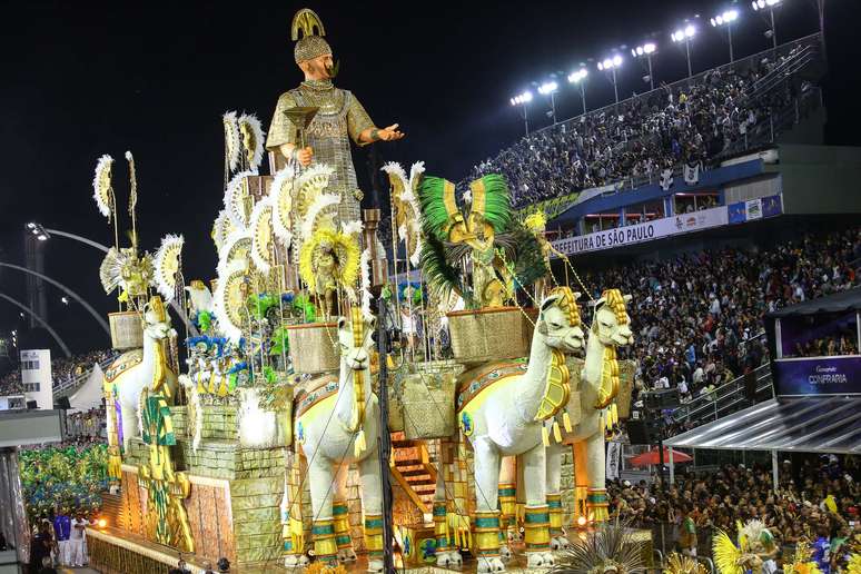 O desfile da Unidos de Vila Maria no Carnaval de 2019