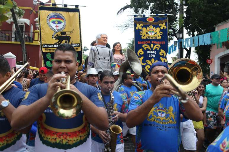 O tradicional desfile dos bonecos gigantes do Carnaval de Pernambuco