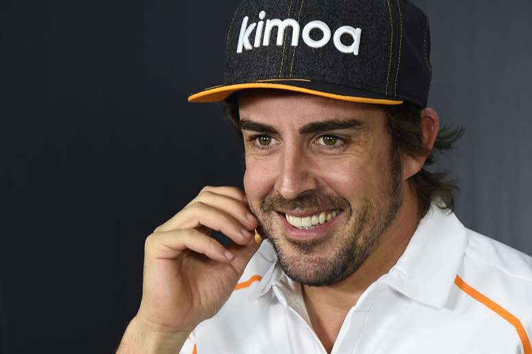 Mclaren deu alguns passos ‘surpreendentemente bons’, diz Alonso