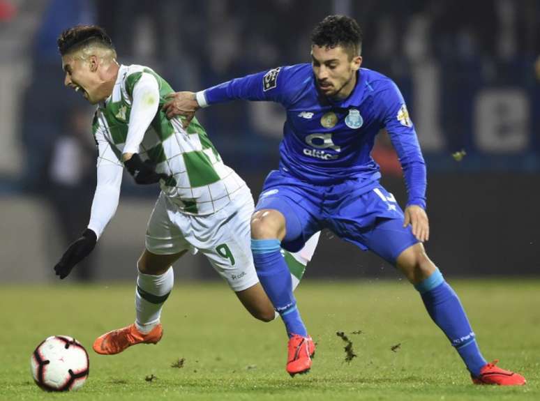 Alex Telles interessa o Atleti (Foto: AFP)