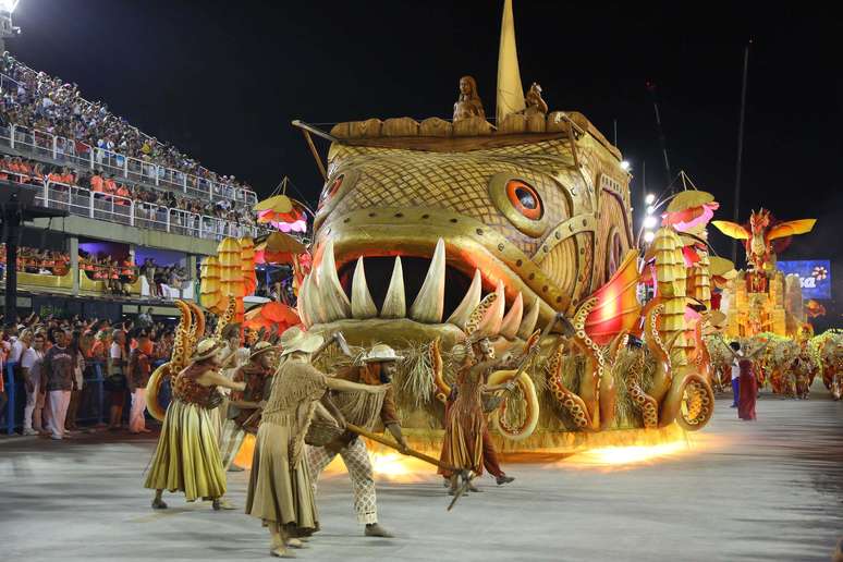 Desfile da União da Ilha do Governador no Carnaval RJ 2019