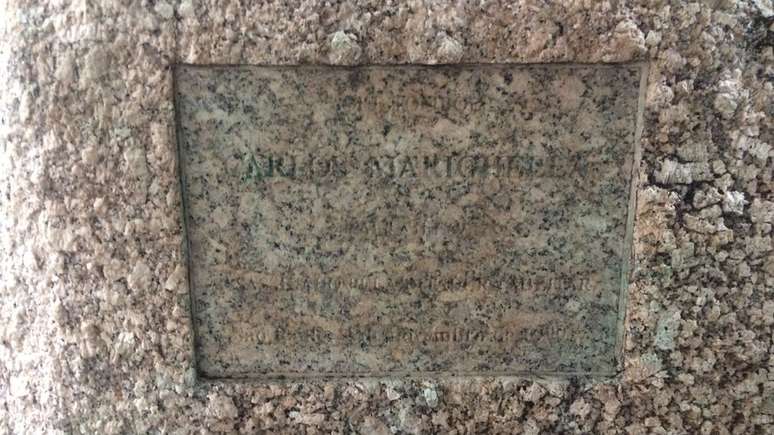 Placa que explicava o objetivo da homenagem foi roubada h&aacute; anos