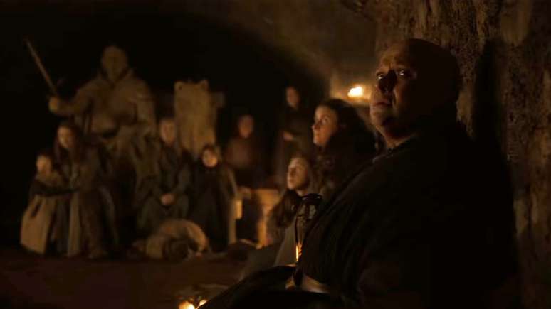 Varys, o eunuco, era o mestre dos sussuros em Porto Real