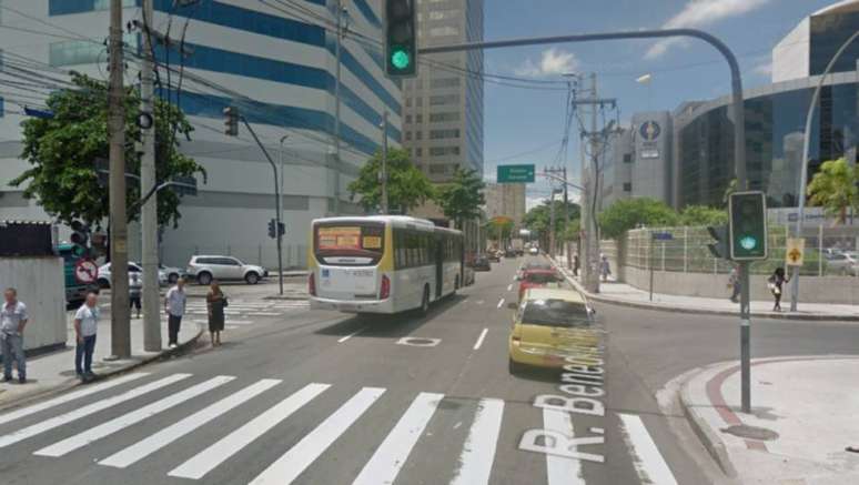 Polícia fez 'cerco tático' entre a Presidente Vargas e a Rua Benedito Hipólito, no centro do Rio
