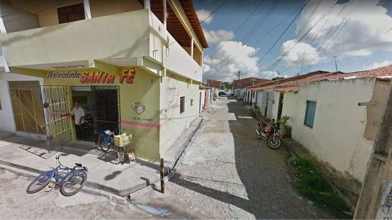 Quase 60% dos moradores do conjunto Santa Fé, que está no bairro do Ancuri, não completaram o ensino fundamental