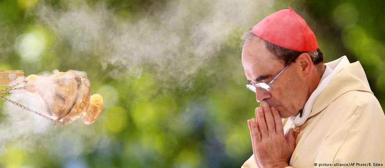 Barbarin, de 68 anos, é o maior nome da Igreja Católica na França