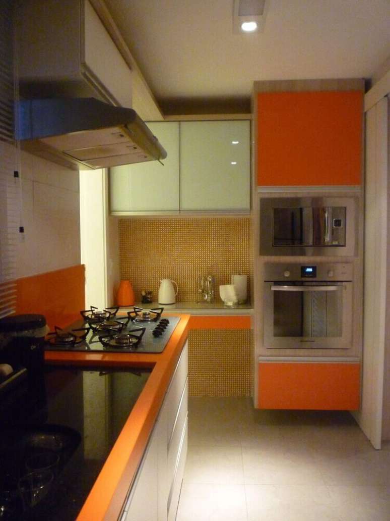57- O laranja trás mais alegria à decoração da cozinha
