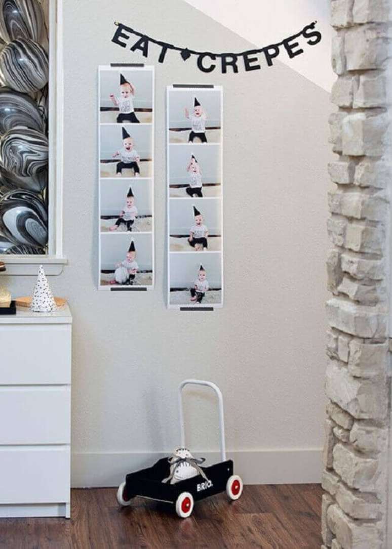 65. Ideia de varal de fotos para decora&ccedil;&atilde;o de mesvers&aacute;rio &ndash; Foto: 100 Layer Cakelet