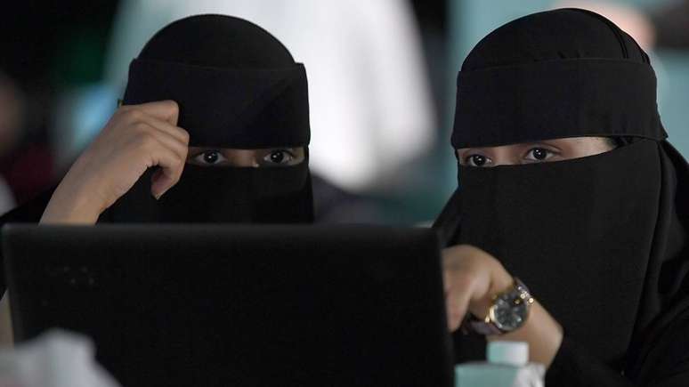 A Arábia Saudita, cuja legislação é notoriamente repressiva em relação às mulheres, ocupa a última posição da lista, com uma pontuação de 25,6%