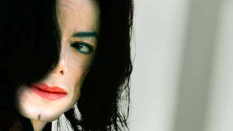 Michael Jackson enfrentou um julgamento em 2005 por acusações de abuso sexual