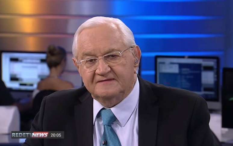 Boris Casoy durante apresenta&ccedil;&atilde;o do 'RedeTV News' em 2019.
