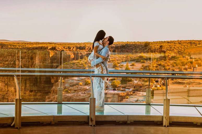 H&aacute; dez anos casada, Simaria renovou os votos em Las Vegas.