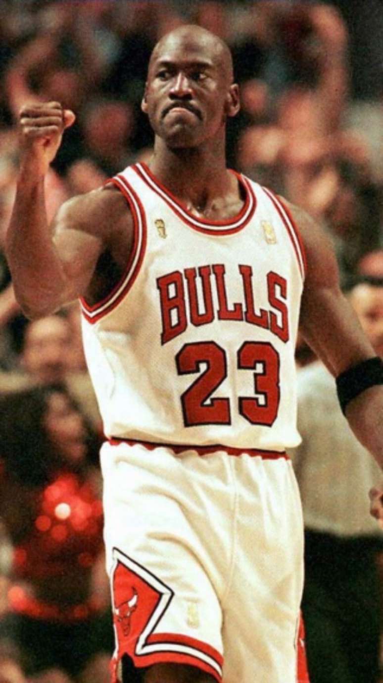 "Kobe era como meu irmão mais novo", diz Michael Jordan