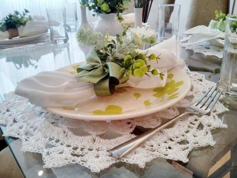 14. O branco tamb&eacute;m &eacute; uma excelente op&ccedil;&atilde;o para combinar com lou&ccedil;as estampadas.